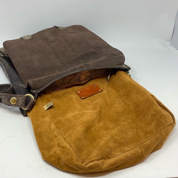 Patricia Nash Distressed Metallic Foil Armenian Messenger Bag. - Picture 9 of 12